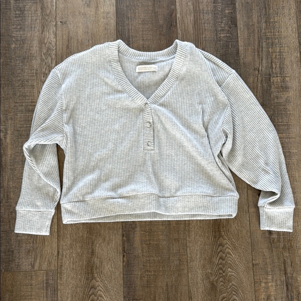 Abercrombie Gray Ribbed Oversized Cropped Sweater